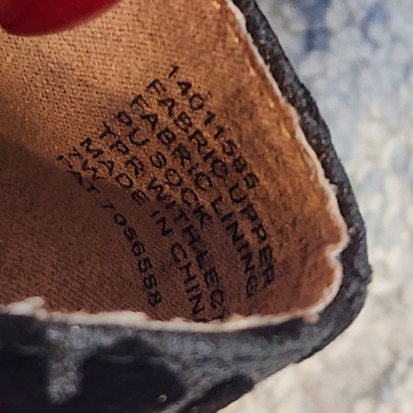 NWT Torrid 7W Shimmer Velvet Bow Pointed Toe Loafer Black Grey Leopard 7 Wide - Picture 5 of 13